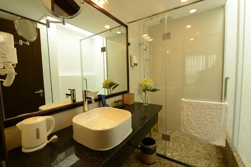 Phòng tắm tiện nghi tại khách sạn Hanoi Emerald Waters Hotel & Spa