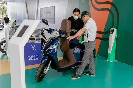 VinFast áp dụng chính sách thuê pin cho xe máy điện (Nguồn: Sưu tầm)